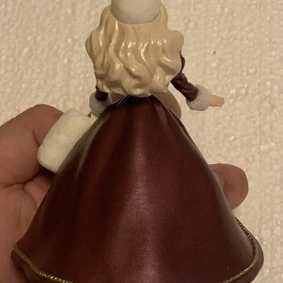 Hallmark Barbie Christmas Keepsake Ornament - 1996 Series 4 - Picture 5 of 6